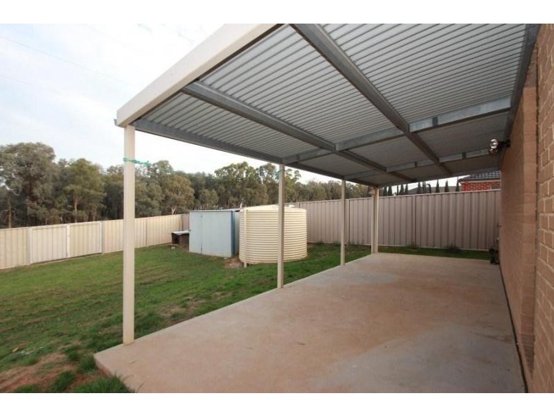 10 Mountain Way, Lavington NSW 2641