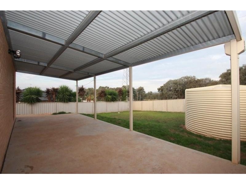 10 Mountain Way, Lavington NSW 2641