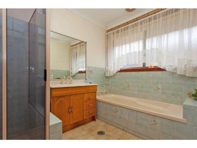 16 Wentworth Court, Lavington NSW 2641