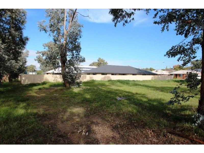 40 Nicola Place, Lavington NSW 2641