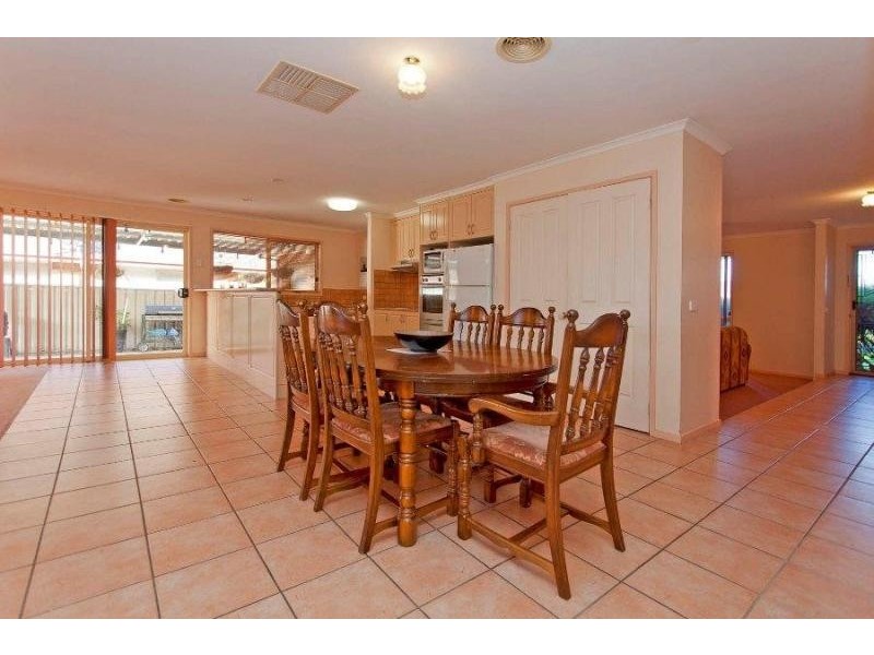 71 Dumbrell Circuit, Lavington NSW 2641