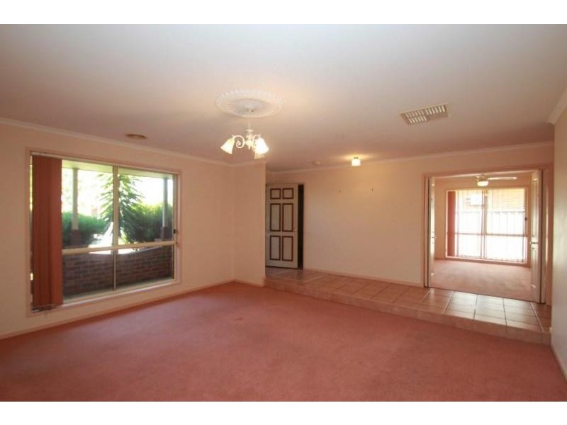 71 Dumbrell Circuit, Lavington NSW 2641