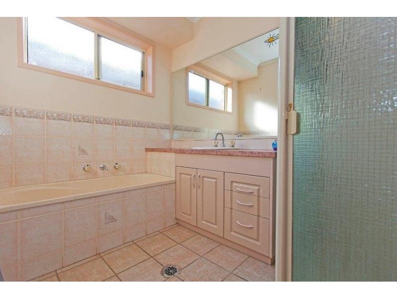 71 Dumbrell Circuit, Lavington NSW 2641