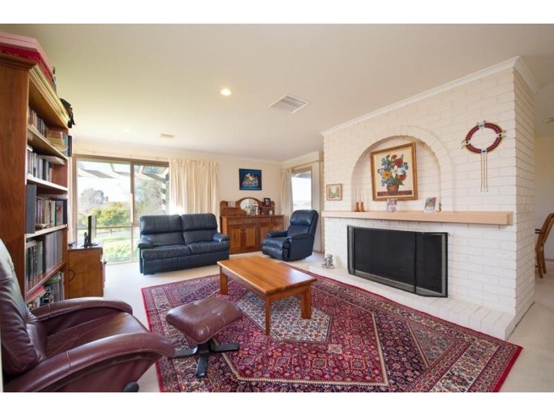 65 Ringwood Crescent, West Albury NSW 2640