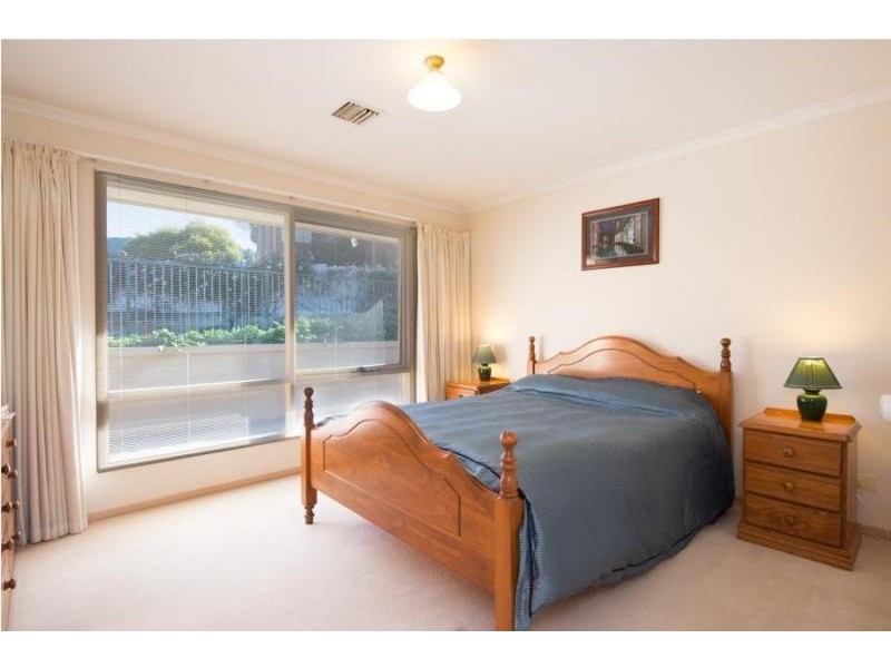 65 Ringwood Crescent, West Albury NSW 2640