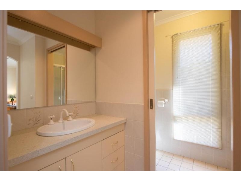 65 Ringwood Crescent, West Albury NSW 2640