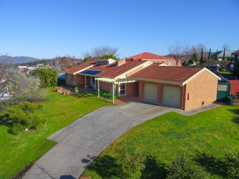 65 Ringwood Crescent, West Albury NSW 2640