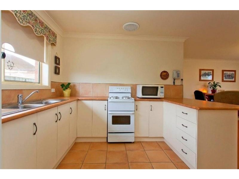 1/372 Cambourne Street, Lavington NSW 2641