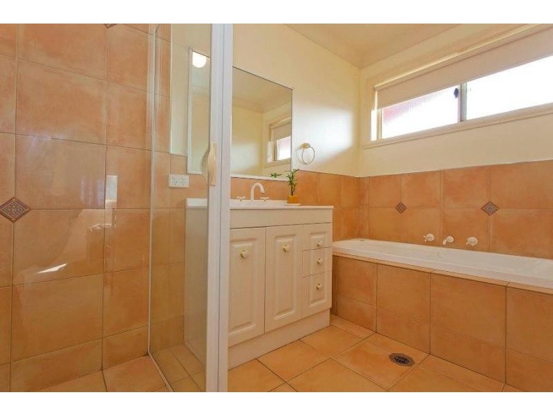 1/372 Cambourne Street, Lavington NSW 2641