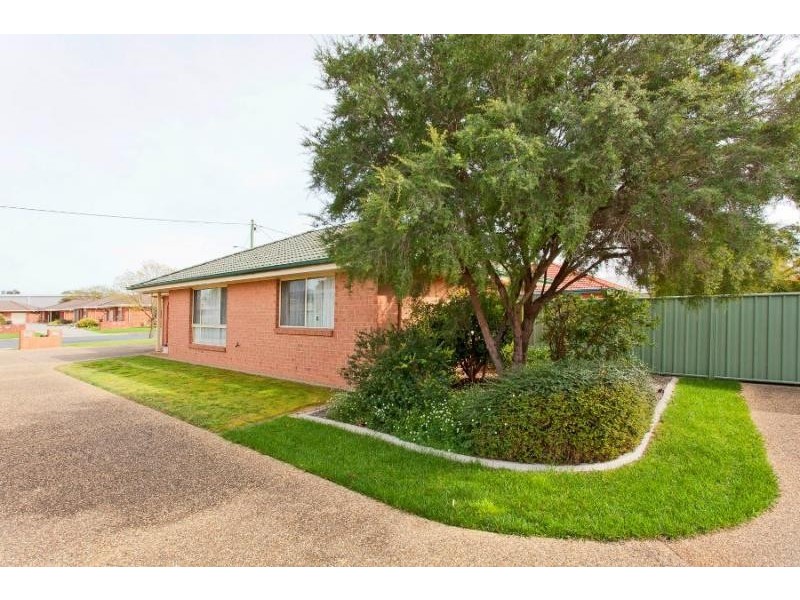 1/372 Cambourne Street, Lavington NSW 2641