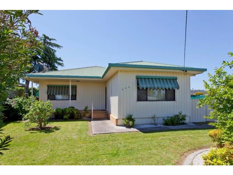 446 Bell St, Lavington NSW 2641