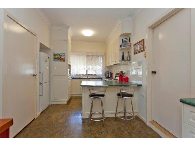 446 Bell St, Lavington NSW 2641