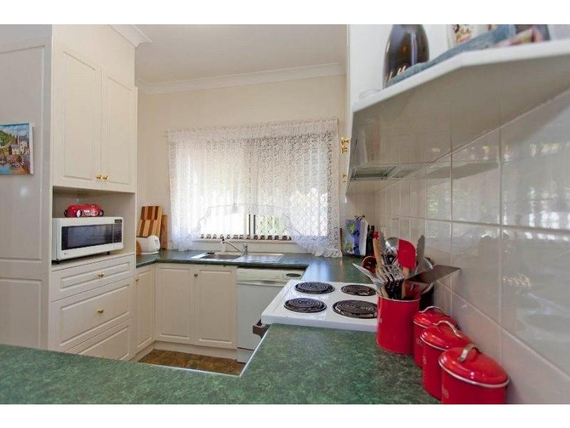 446 Bell St, Lavington NSW 2641