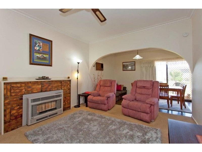 446 Bell St, Lavington NSW 2641