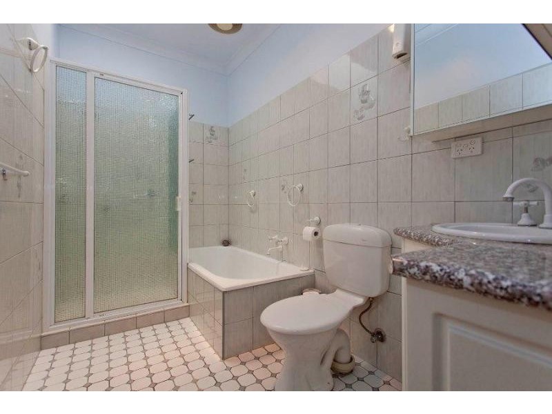 446 Bell St, Lavington NSW 2641