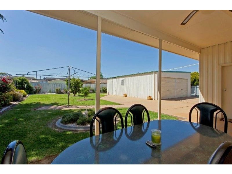 446 Bell St, Lavington NSW 2641