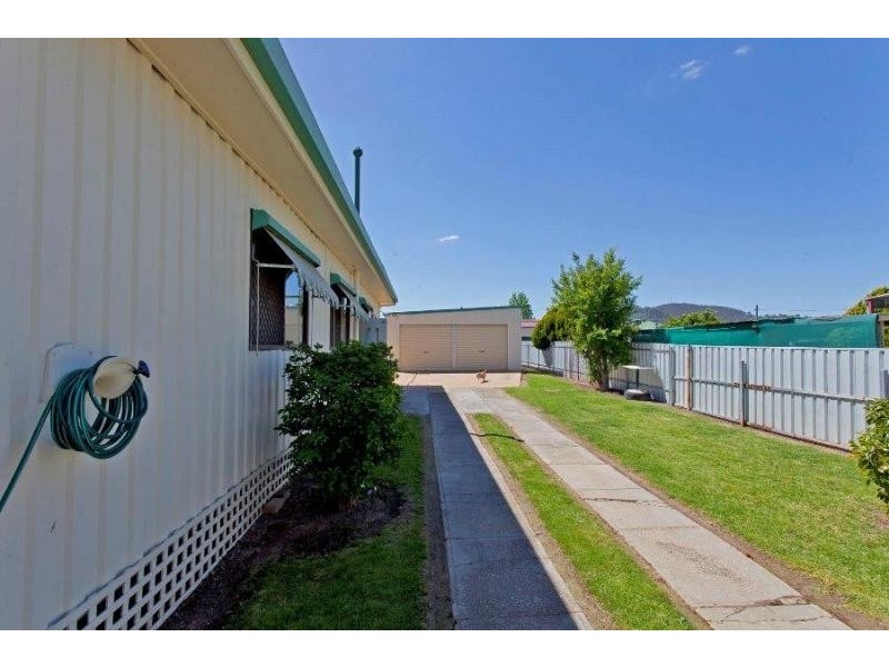 446 Bell St, Lavington NSW 2641