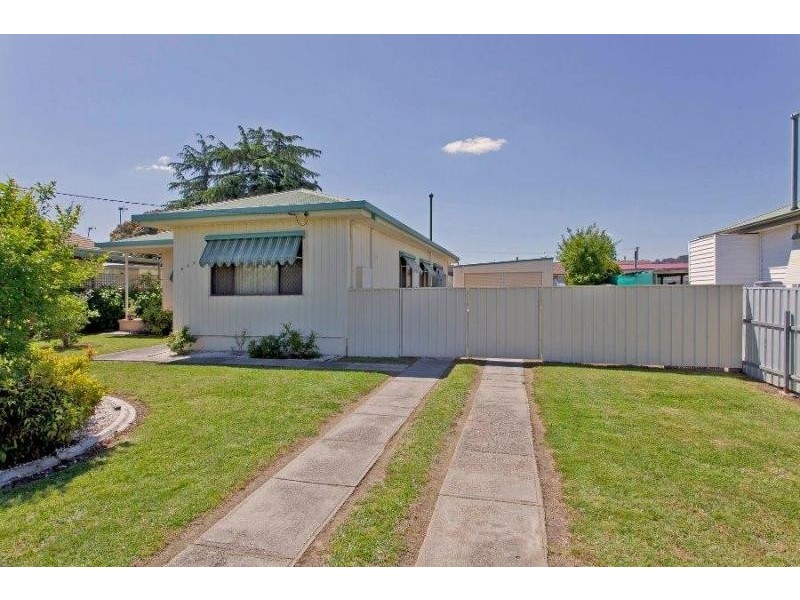 446 Bell St, Lavington NSW 2641