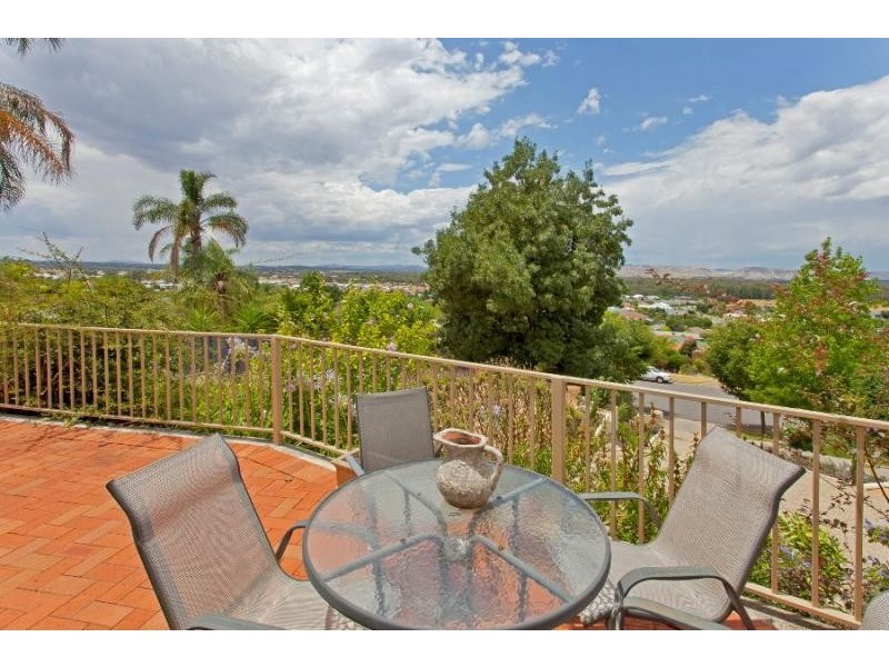 9 Ronald Place, East Albury NSW 2640