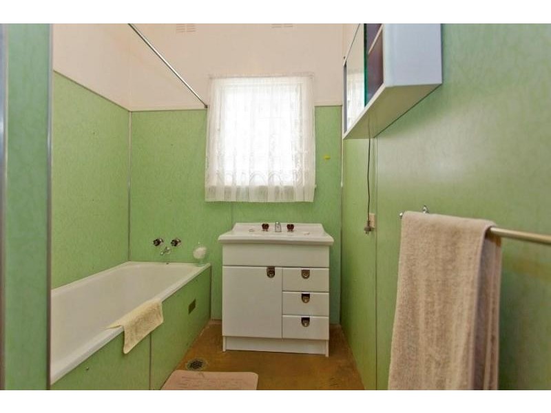 442 Bell Street, Lavington NSW 2641