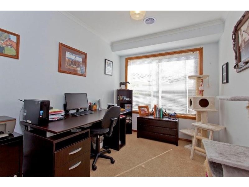 1/16 Worsley Place, Lavington NSW 2641