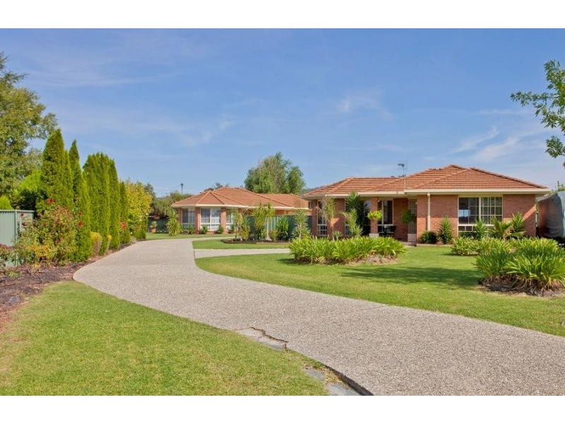 1/16 Worsley Place, Lavington NSW 2641