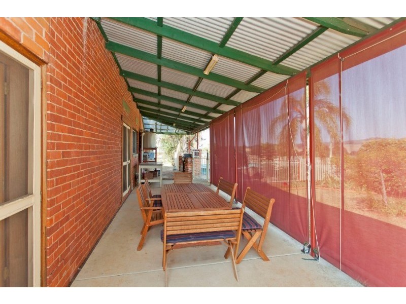 6 Clive Court, Table Top NSW 2640