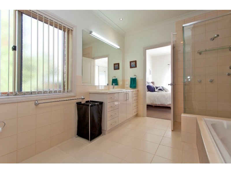 38 Dryandra Way, Thurgoona NSW 2640