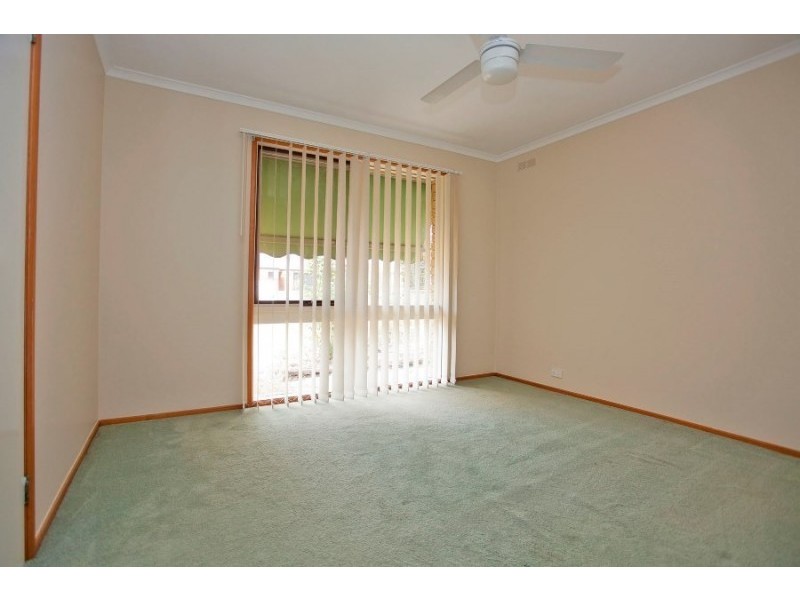 13 Lindisfarne Court, Thurgoona NSW 2640