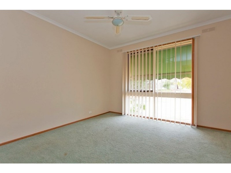 13 Lindisfarne Court, Thurgoona NSW 2640