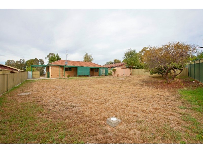 13 Lindisfarne Court, Thurgoona NSW 2640