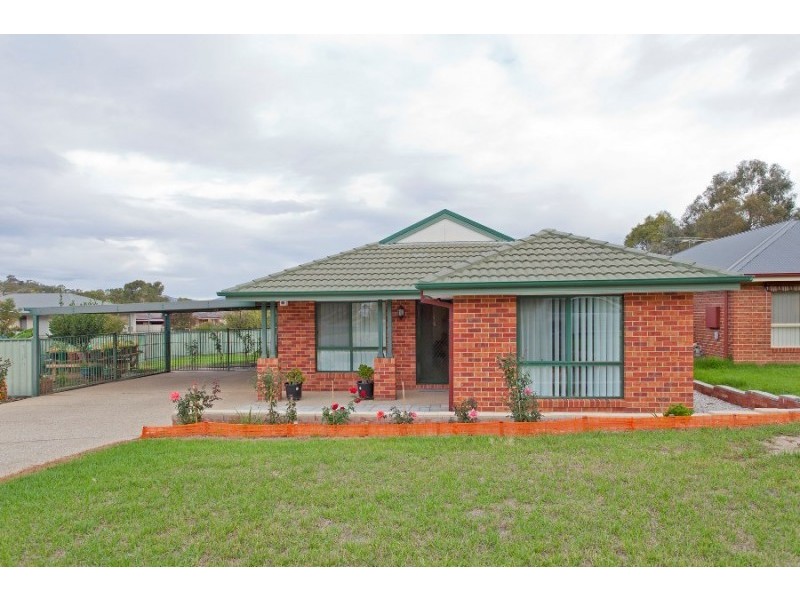 15 Banksia Street, West Albury NSW 2640