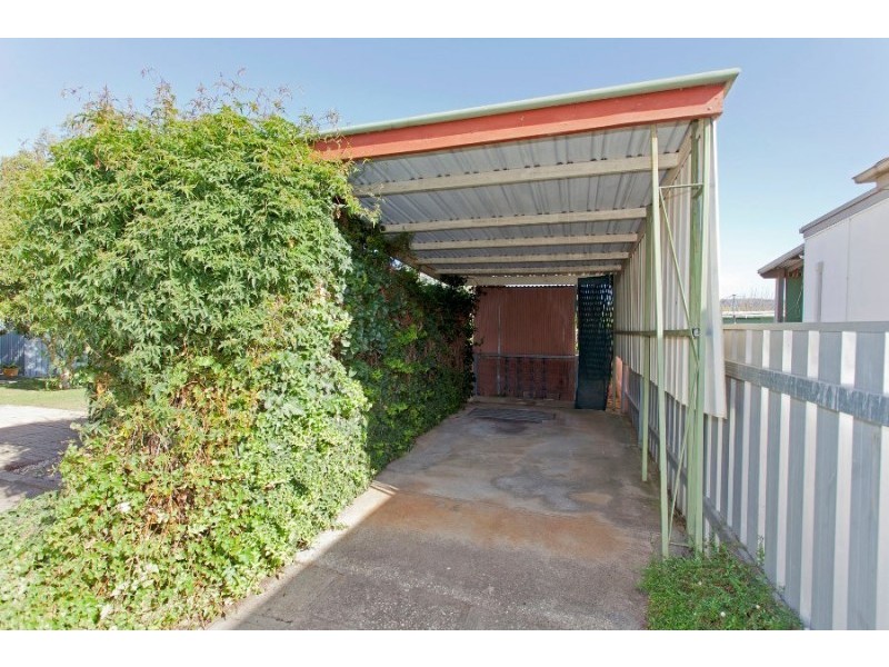 891 Captain Cook Drive, North Albury NSW 2640