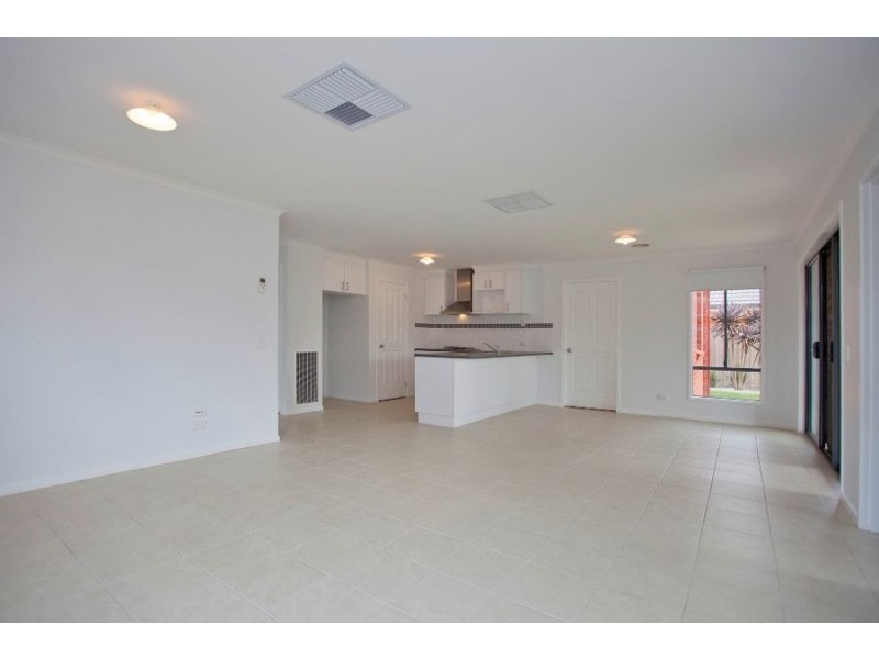 9 Snow Gum Place, Thurgoona NSW 2640