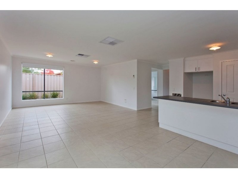 9 Snow Gum Place, Thurgoona NSW 2640