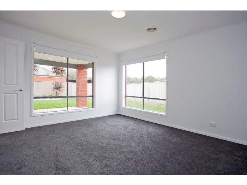 9 Snow Gum Place, Thurgoona NSW 2640