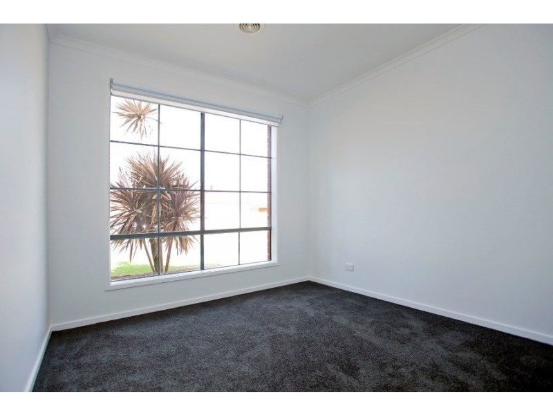 9 Snow Gum Place, Thurgoona NSW 2640