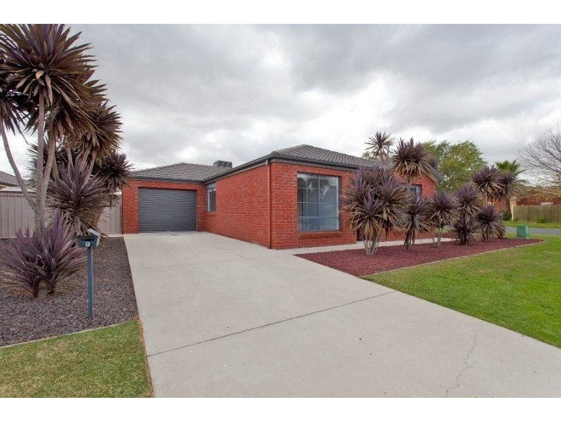 9 Snow Gum Place, Thurgoona NSW 2640