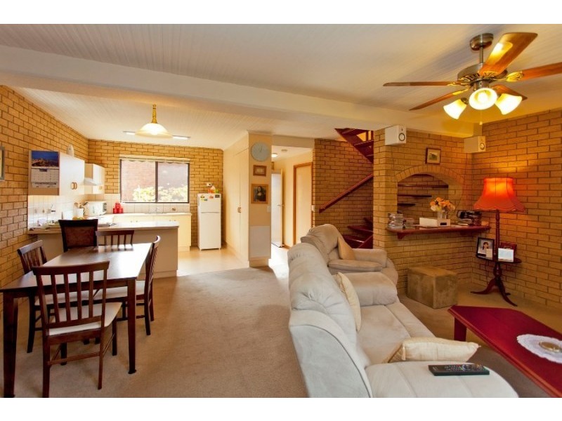 14/413 Bevan Street, Lavington NSW 2641