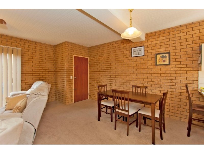 14/413 Bevan Street, Lavington NSW 2641