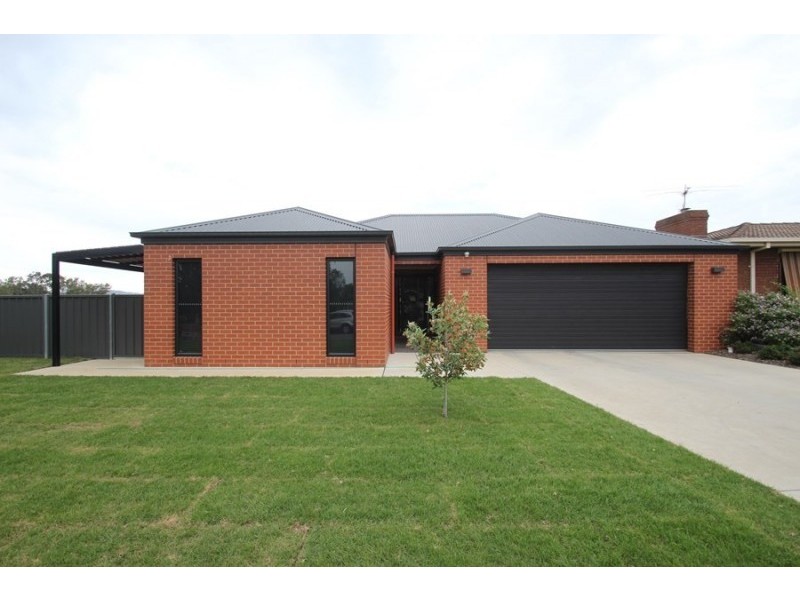 12 Lindisfarne Court, Thurgoona NSW 2640