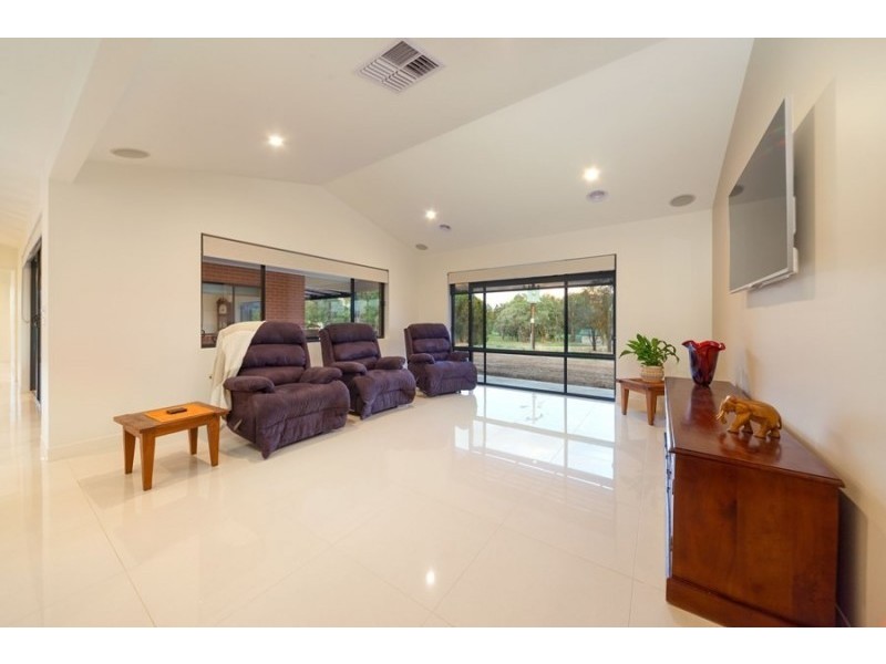 12 Lindisfarne Court, Thurgoona NSW 2640