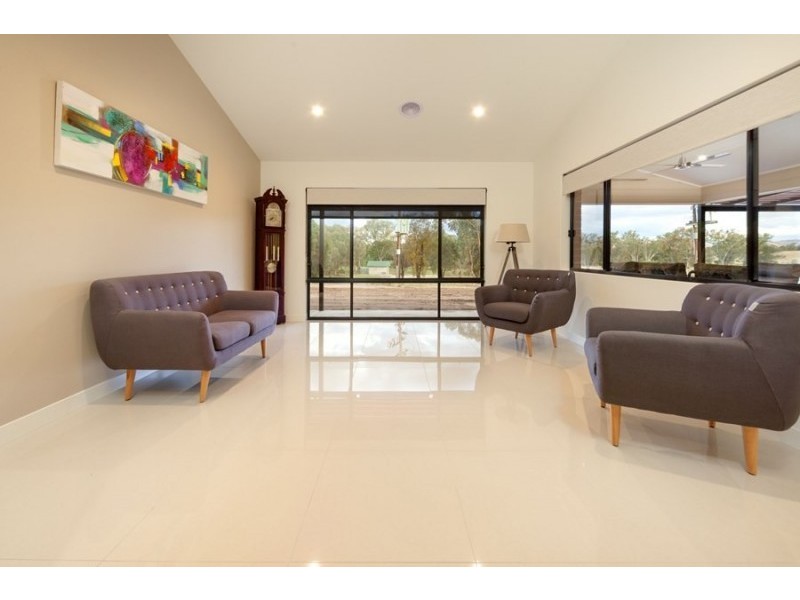 12 Lindisfarne Court, Thurgoona NSW 2640