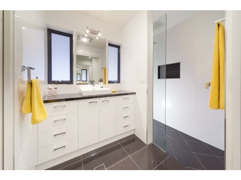 12 Lindisfarne Court, Thurgoona NSW 2640