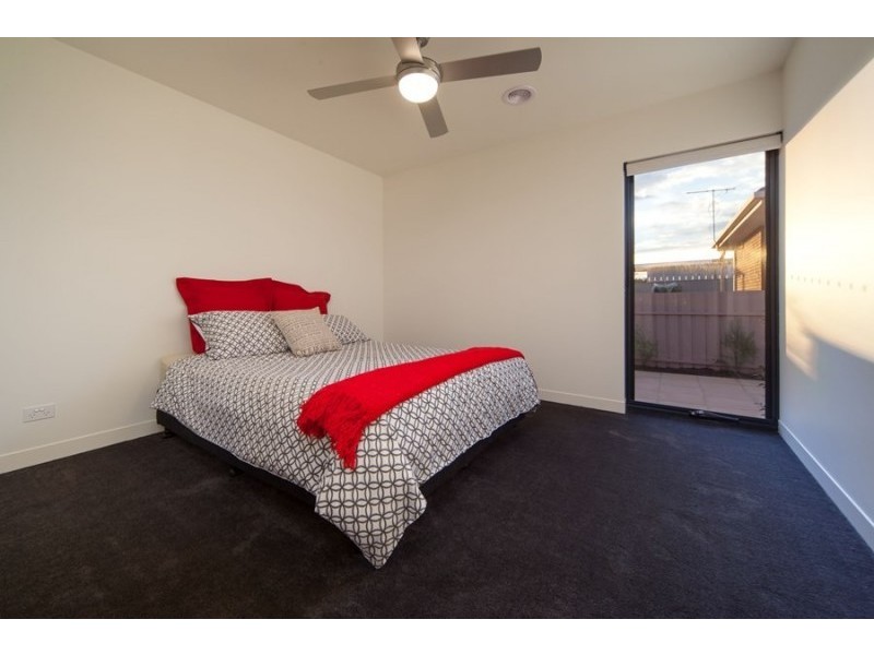 12 Lindisfarne Court, Thurgoona NSW 2640