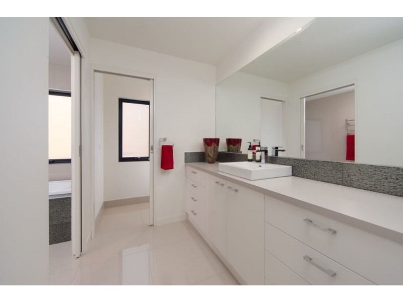 12 Lindisfarne Court, Thurgoona NSW 2640