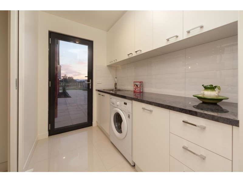 12 Lindisfarne Court, Thurgoona NSW 2640