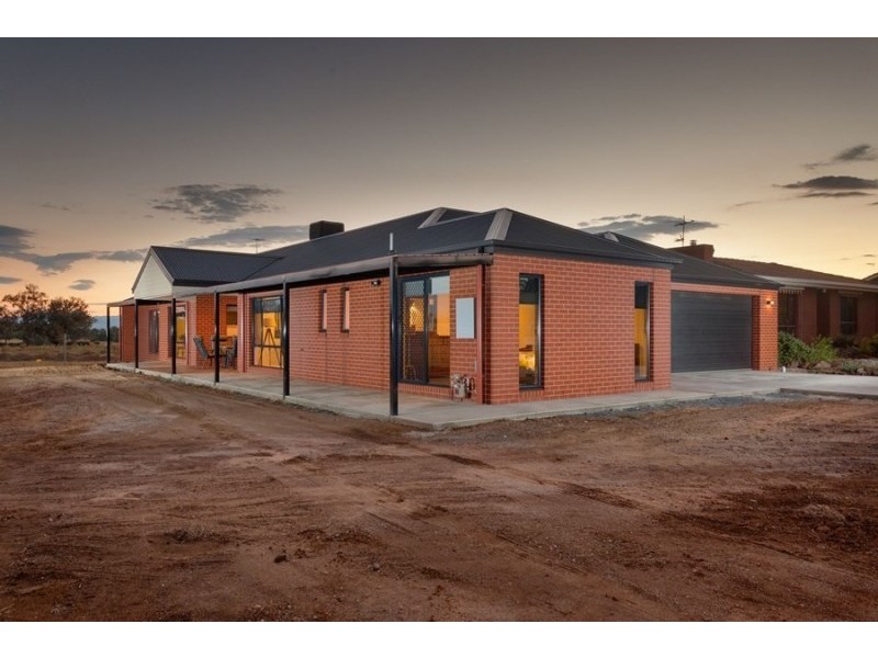 12 Lindisfarne Court, Thurgoona NSW 2640