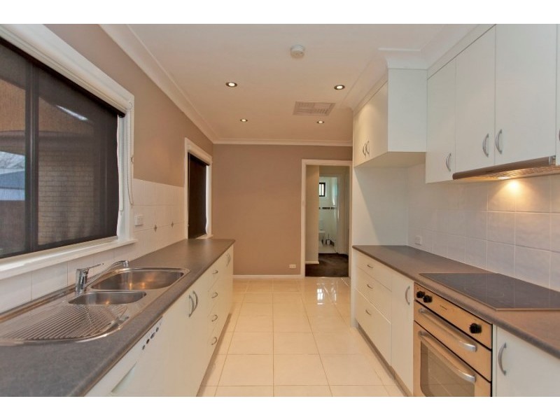 465 Danes St, Lavington NSW 2641