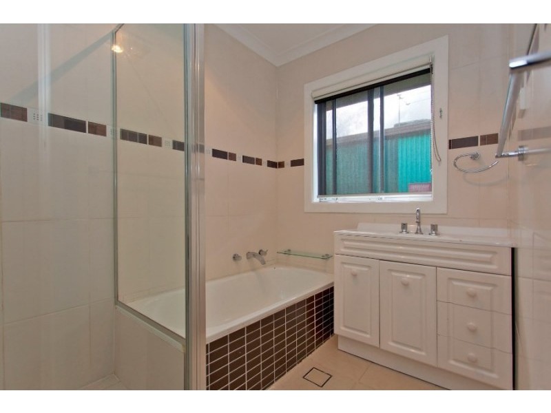 465 Danes St, Lavington NSW 2641